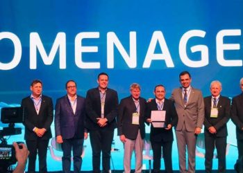 Empresa associada, Grupo Jorge Batista é homenageado na Convenção ABAD 2022