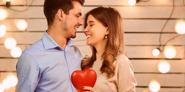 Dia dos Namorados: economista prevê comércio com aquecimento superior ao do ano passado