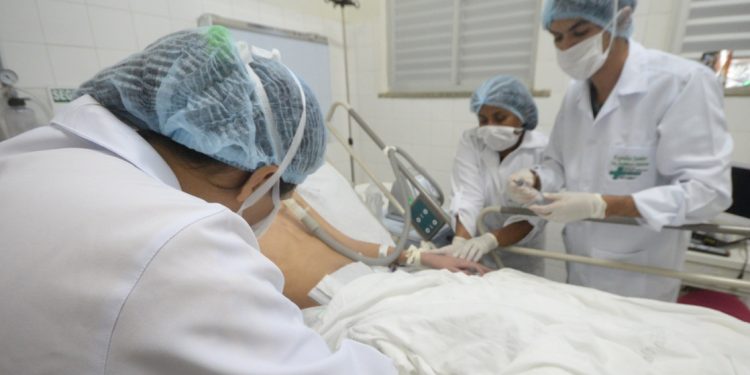 Médicos podem aprovar nesta quarta (08) paralisação das atividades em todo o Piauí