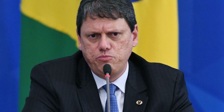 TRE aceita domicílio eleitoral e Tarcísio poderá ser candidato ao governo de SP