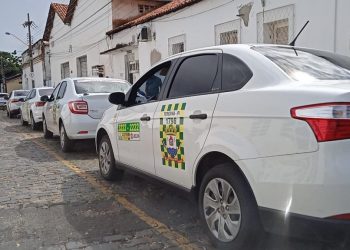 Auxílio para taxistas e caminhoneiros começa a ser pago em agosto