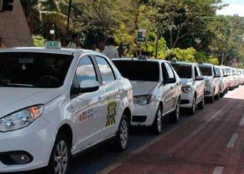 Ministério da Previdência  libera R$ 10,9 bi para auxílios a caminhoneiros e taxistas