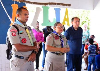 Prefeito de Floriano Antônio Reis participa da abertura do projeto Família na Escola