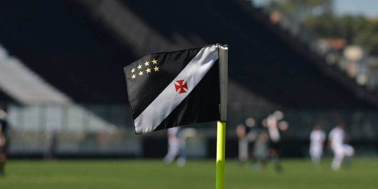 Com aprovação dos sócios, Vasco vende 70% da SAF para 777 Partners