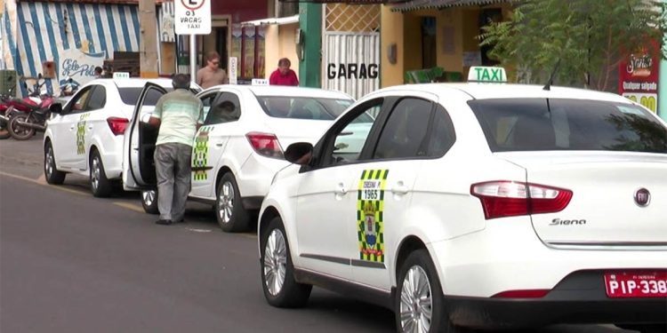 Repescagem do Auxílio Taxista será paga nesta terça-feira (30)