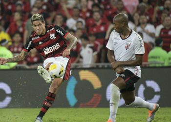 Athletico-PR e Flamengo decidem nesta quarta(17) quem vai à semifinal da Copa do Brasil