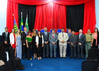 Sessão solene na Câmara Municipal homenageia os advogados em Floriano