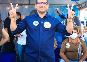 Candidato a Deputado Estadual Dr. Thalles realiza adesivaço em Canto do Buriti
