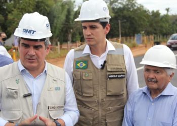 Ministros da Casa Civil e Infraestrutura anunciam nova ponte no Piauí e Elmano Férrer comemora