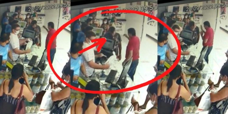 Homem rejeita apertar mão de Wellington Dias, em Picos, e em seguida faz o sinal da cruz: “Vade Retro”