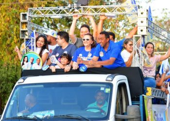 Joel Rodrigues movimenta zona Sul de Teresina com grande carreata