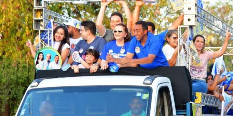 Joel Rodrigues movimenta zona Sul de Teresina com grande carreata