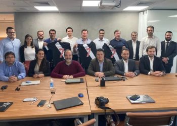 Vasco e 777 assinam contrato, e grupo americano passa a controlar oficialmente o futebol