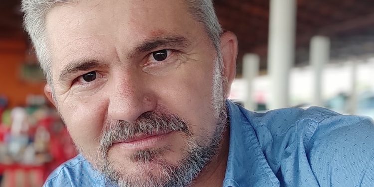 Ex-prefeito de Cocal agride radialista e candidato a deputado; veja imagens