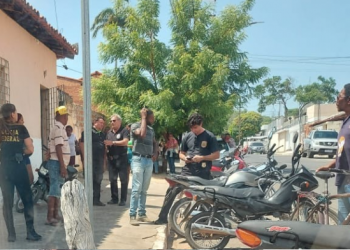 Ex-vereador Bilu deixa Comitê eleitoral na viatura da PF, em Floriano, diz populares