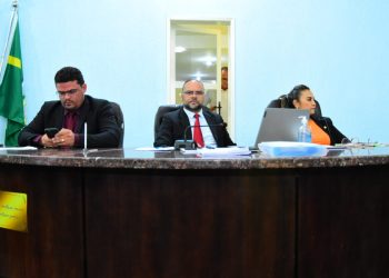 Vereadores de Floriano usam tribuna para parabenizar candidatos em 2 de outubro