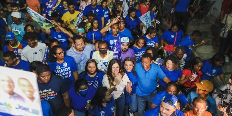 Encontro ‘Onda Azul’ em Floriano, reúne multidão em apoio à Joel, Sílvio e Iracema