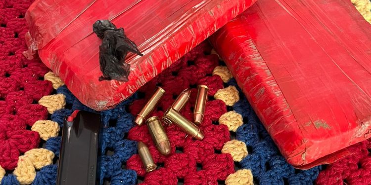 Polícia Federal prende duas pessoas por tráfico de drogas em Teresina