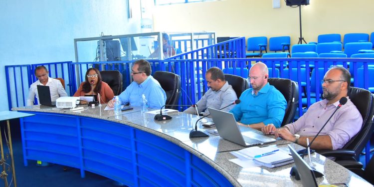 Vereadores requerem apresentação da LOA por gestores da Prefeitura de Floriano