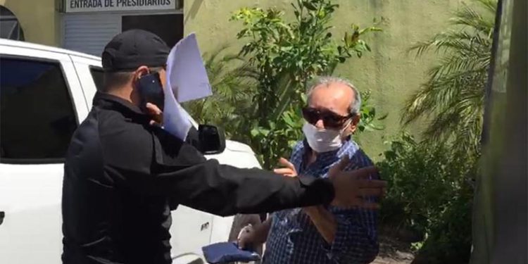 Ministro do STF Gilmar Mendes manda para casa o  jornalista Arimateia Azevedo