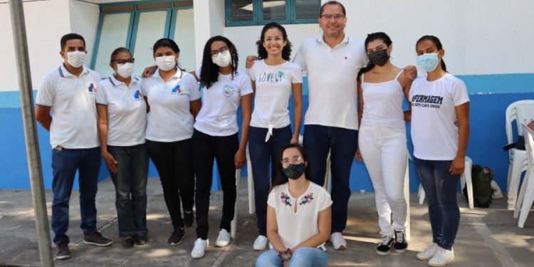 Alunos do curso de Enfermagem da UFPI de Floriano realizam ação na unidade básica Luís Tavares