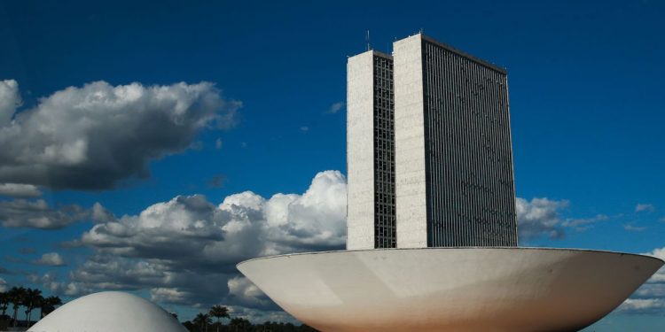 PL de Bolsonaro elege maior bancada na Câmara dos Deputados