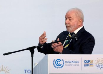 Lula volta a criticar teto de gastos e desdenha de reação dos mercados: “Paciência”