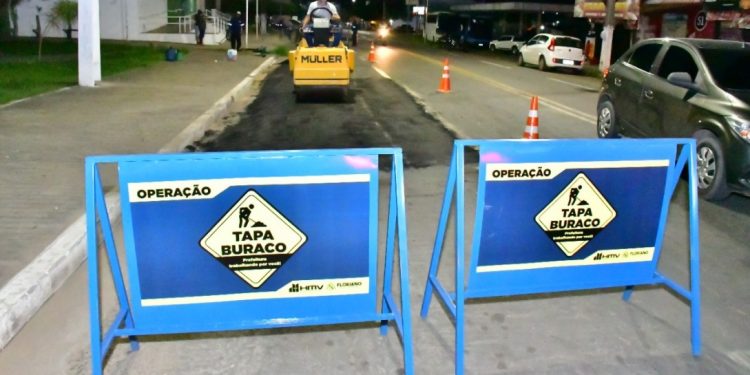 Prefeitura de Floriano inicia a operação Tapa Buraco em toda cidade