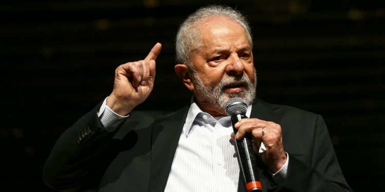 Presidente eleito Lula se submete a exames de rotina em São Paulo