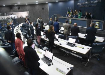 Vereadores derrubam veto de Dr. Pessoa ao orçamento e remanejam 12 milhões da comunicação e outros órgãos