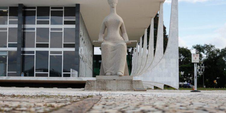 PESQUISA PODERDATA: STF melhora avaliação, mas é ruim ou péssimo para 40%