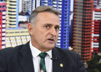 CRISE NA SAÚDE: “Quando falta o básico, não tem por que manter aberto”, afirma Luiz Lobão sobre hospitais da capital