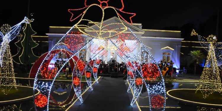 KARNAK:  Sede do Governo Estadual ganha decoração e iluminação de Natal