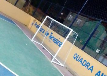 RESOLVIDO: Prefeitura de Teresina entrega quadra de esportes no bairro Redenção agora com as traves