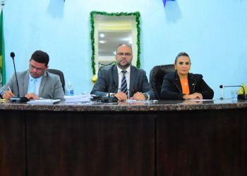 Câmara Municipal de Floriano começa último ciclo de sessões do ano aprovando projetos importantes