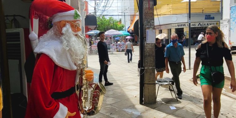 Festas de final de ano impulsiona varejo lojista na capital e interior
