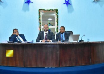 Vereadores de Floriano aprovam LOA 2023 e Plano de Cargos e Salários dos servidores municipais