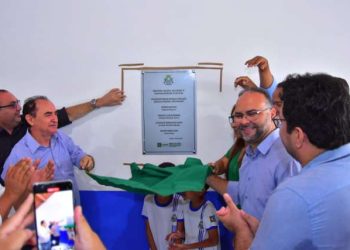 Vereadores de Floriano participam de entrega da reforma da Escola Municipal Dom Edilberto
