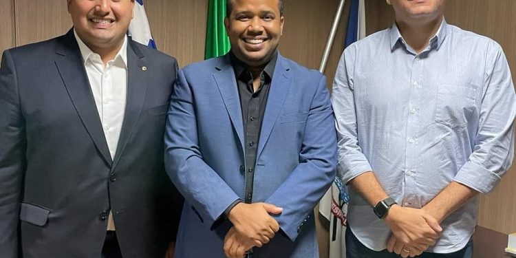 PSD se aproxima de Enzo Samuel, que pode disputar a Prefeitura pela sigla