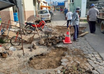 Operação tapa-buracos em ruas e avenidas de Floriano segue intensa em 2023