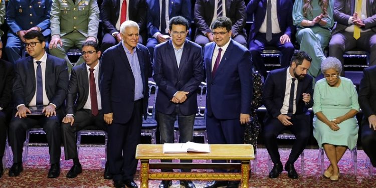 Governador confirma Zé Santana na Agespisa e anuncia outros dois nomes