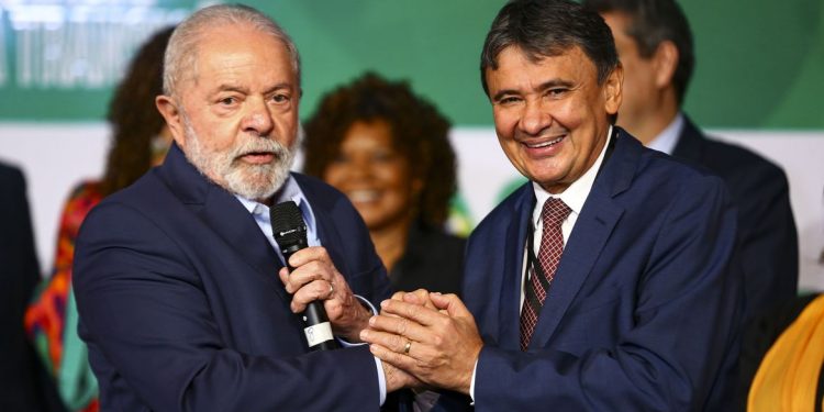 Cadastro Único de programas sociais será atualizado, diz novo ministro Wellington Dias