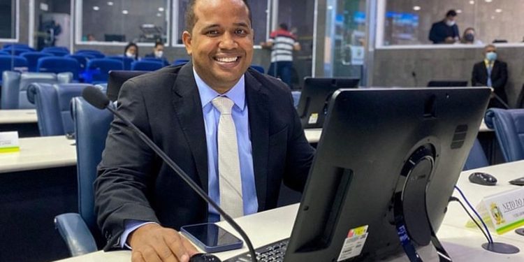 Saiba quem é Enzo Samuel, o novo presidente da Câmara Municipal de Teresina