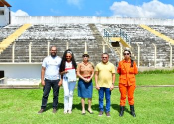 Prefeitura de Floriano prepara o estádio Tiberão para o Campeonato Piauiense de Futebol