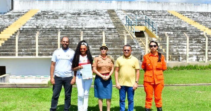 Prefeitura de Floriano prepara o estádio Tiberão para o Campeonato Piauiense de Futebol