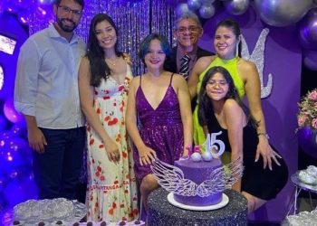 SOCIEDADE: Vereador e futuro prefeito de Coelho Neto,  Marcos Tourinho, festejando os 15 anos da graciosa Mariana e mais…