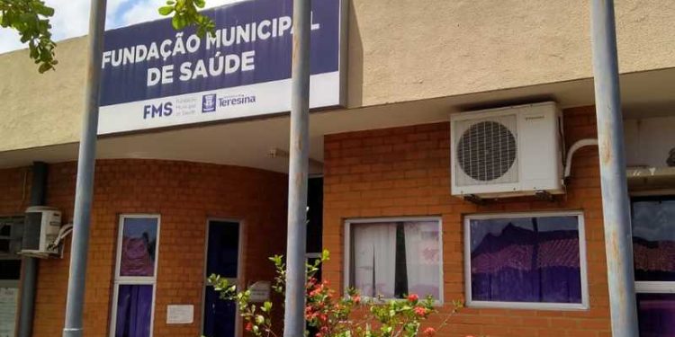 Ministério Público ingressa com ação contra FMS para pagamento de 13° a servidores temporários