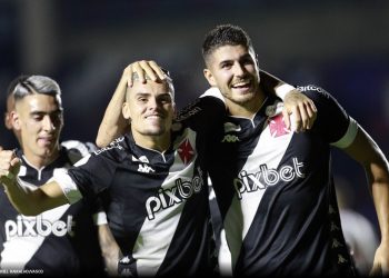 Vasco goleia Resende com Pedro Raul desencantando em São Januário