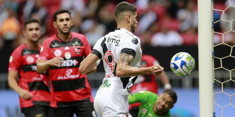 Vasco atropela o Trem-AP por 4 a 0 e avança à segunda fase da Copa do Brasil