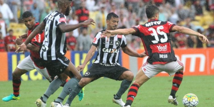 Sem transmissão da Band, saiba onde e como assistir Botafogo x Flamengo neste sábado
